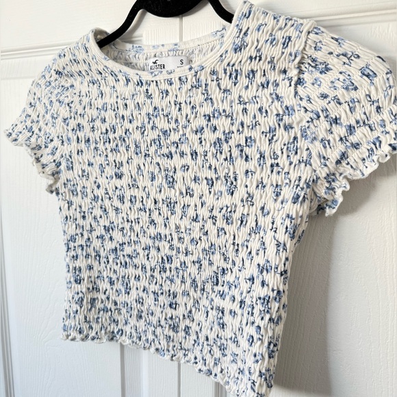 Hollister Cropped White Smocked Short Sleeve Top Blue Floral Summer Lettuce Hem - Picture 7 of 7
